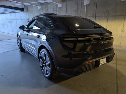 New 2025 Porsche Macan 4S Electric image 3