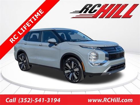 New 2026 Mitsubishi Outlander SE image 1