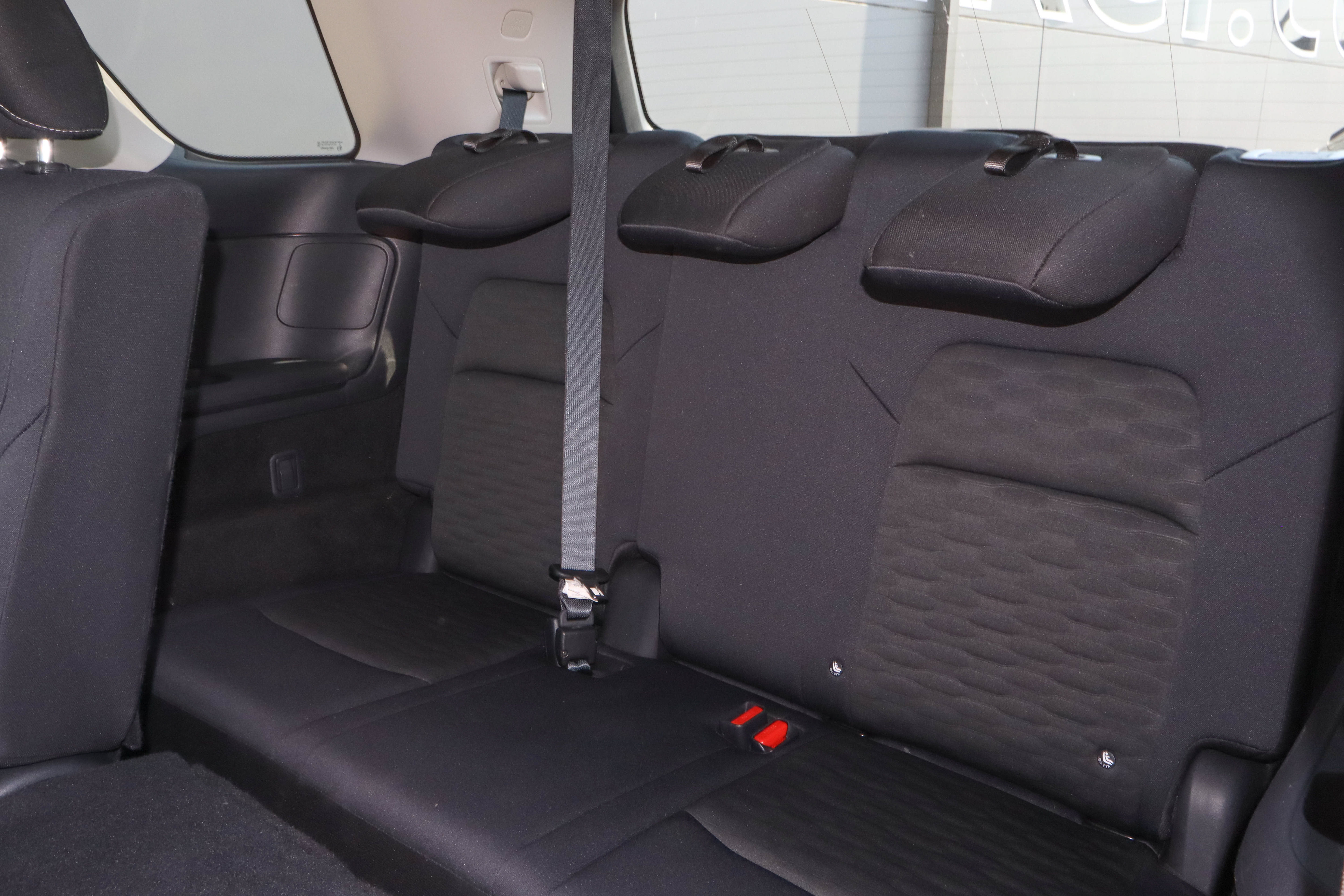 Used 2025 Nissan Pathfinder SV FWD image 19