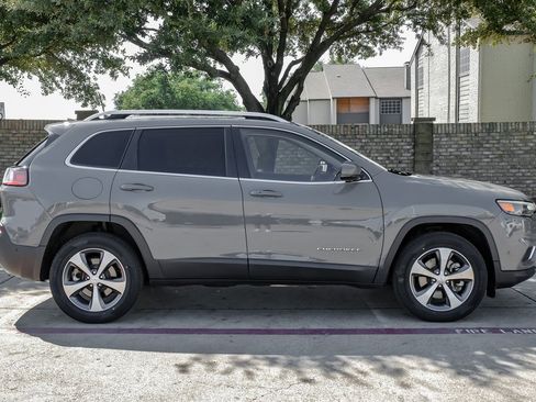 Used 2021 Jeep Cherokee Limited w/ Mopar Interior Package image 15