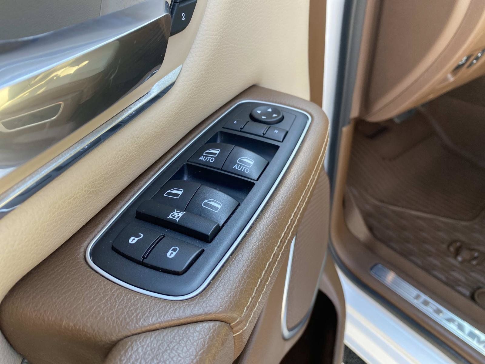 Used 2020 RAM 1500 Laramie AWD/4WD image 24