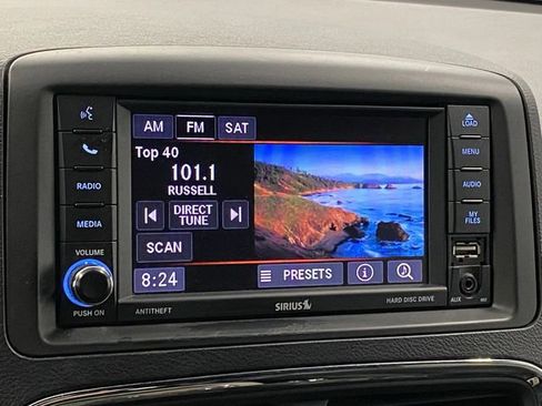 Used 2019 Dodge Grand Caravan SXT image 17