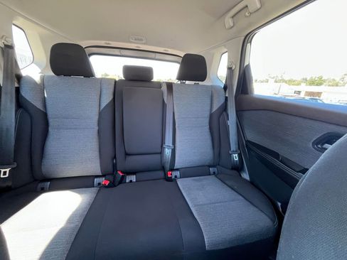 Used 2023 Nissan Rogue SV image 37