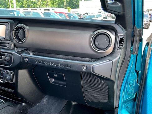 Used 2020 Jeep Wrangler Sport AWD/4WD image 13