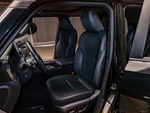 Used 2024 Lexus GX 550 w/ Cold Area Package image 20