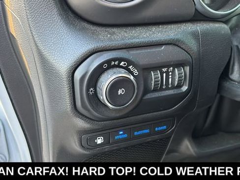 Used 2022 Jeep Wrangler Unlimited Rubicon 4xe w/ Cold Weather Group AWD/4WD image 10