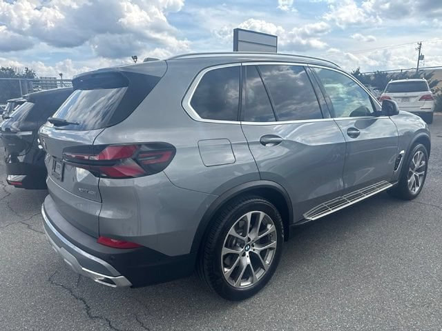 Certified 2024 BMW X5 xDrive40i w/ Premium Package AWD/4WD image 8