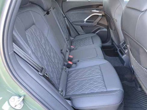 New 2025 Audi SQ5 Prestige image 33