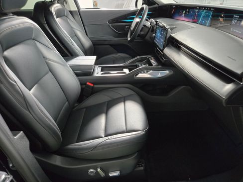 New 2026 Lincoln Nautilus Premier AWD/4WD image 19