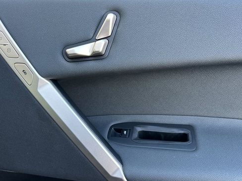 Used 2024 BMW iX xDrive50 w/ Sport Package image 19