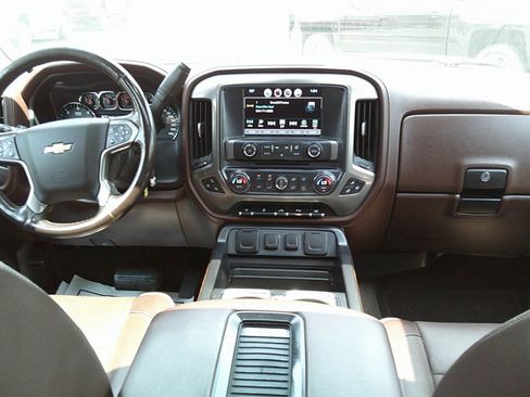 Used 2016 Chevrolet Silverado 2500 High Country w/ High Country Premium Package AWD/4WD image 16