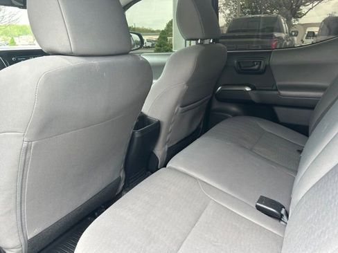 Used 2019 Toyota Tacoma SR5 AWD/4WD image 15