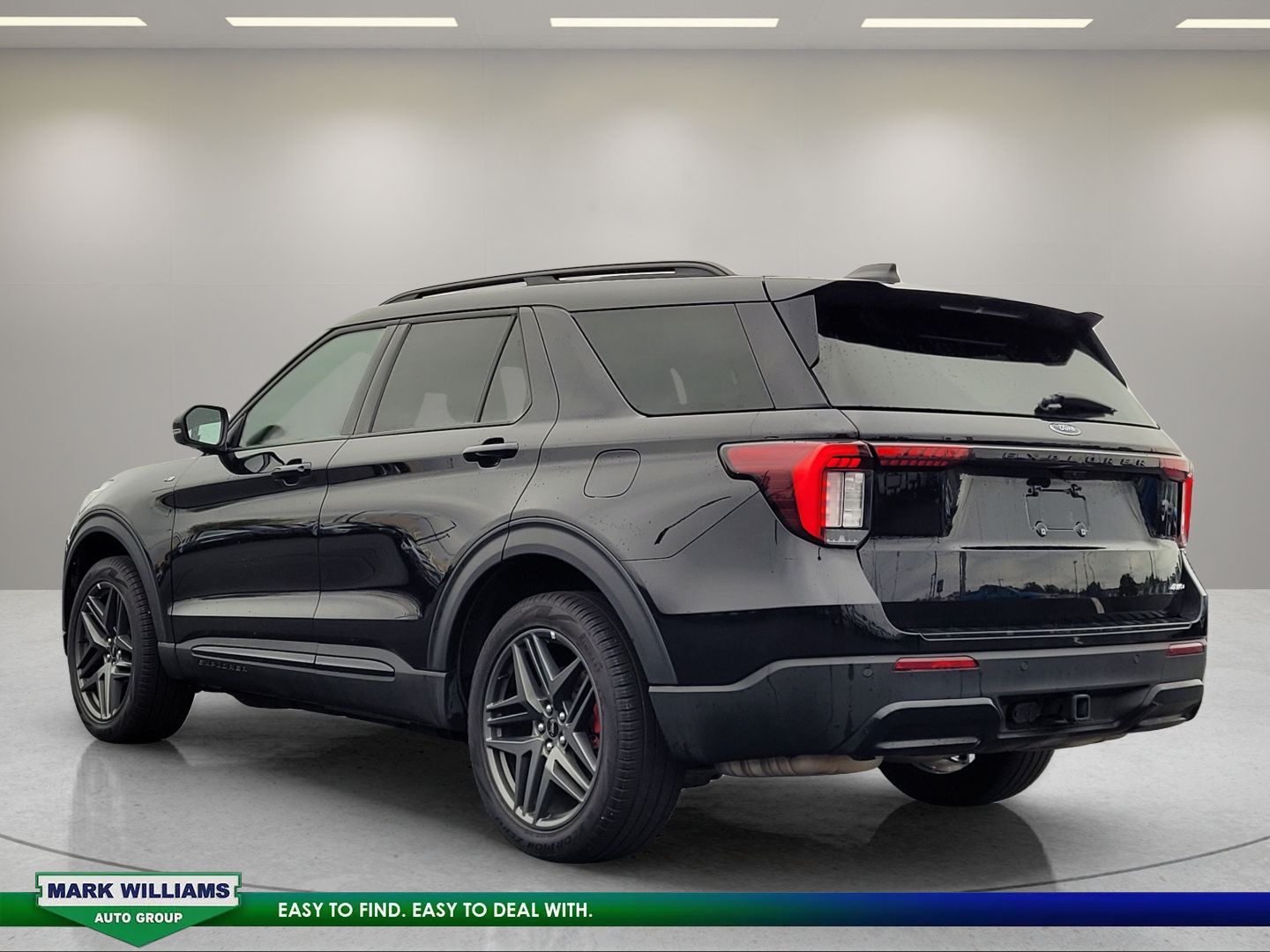 Used 2025 Ford Explorer ST-Line w/ ST-Line Street Pack AWD/4WD image 6