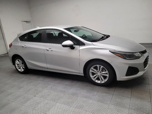 Used 2019 Chevrolet Cruze LT FWD image 11