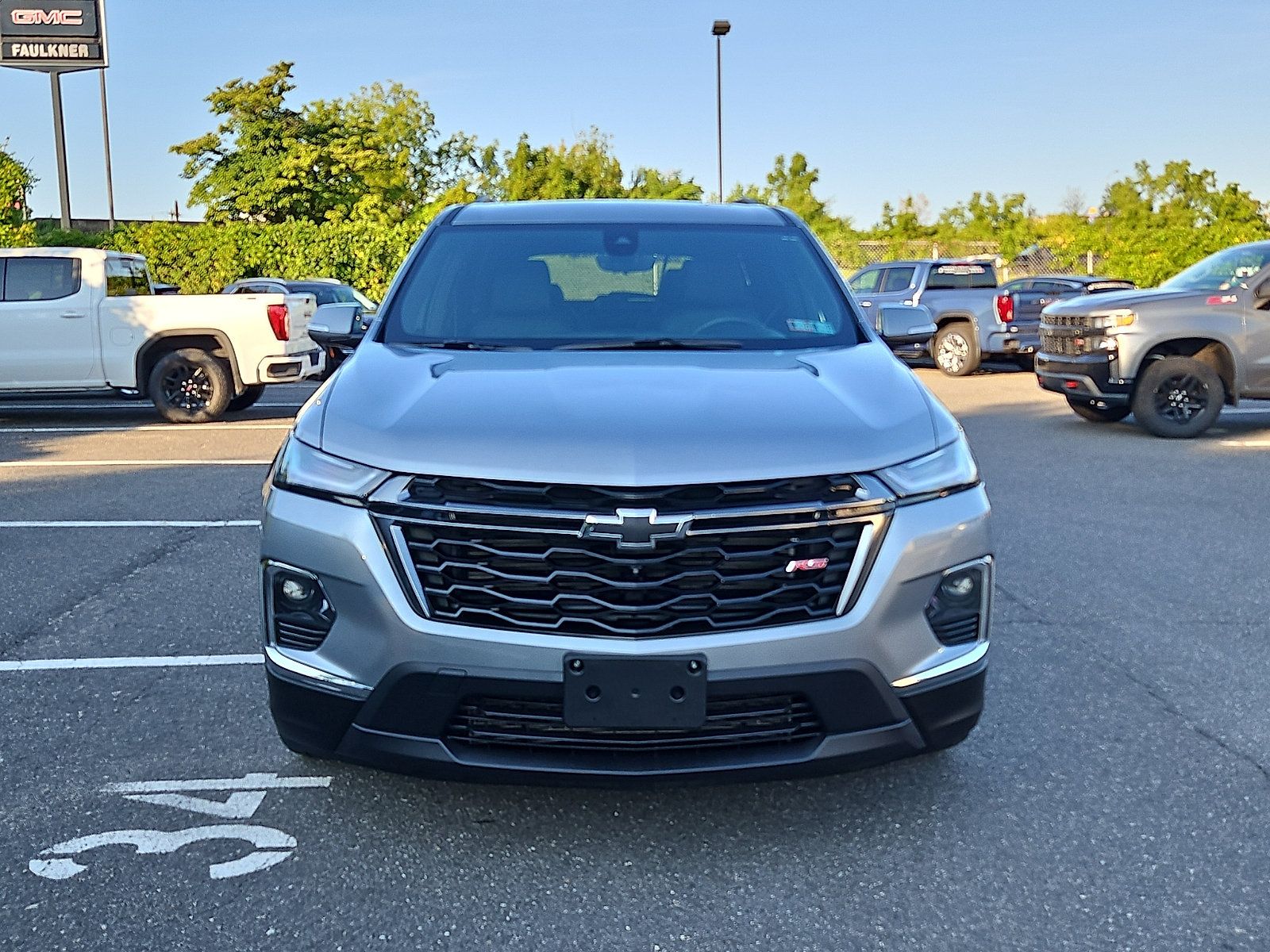 Used 2023 Chevrolet Traverse RS w/ LPO, Cargo Package AWD/4WD image 2