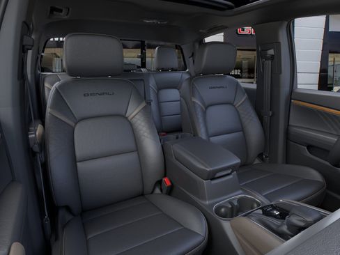 New 2026 GMC Canyon Denali image 16
