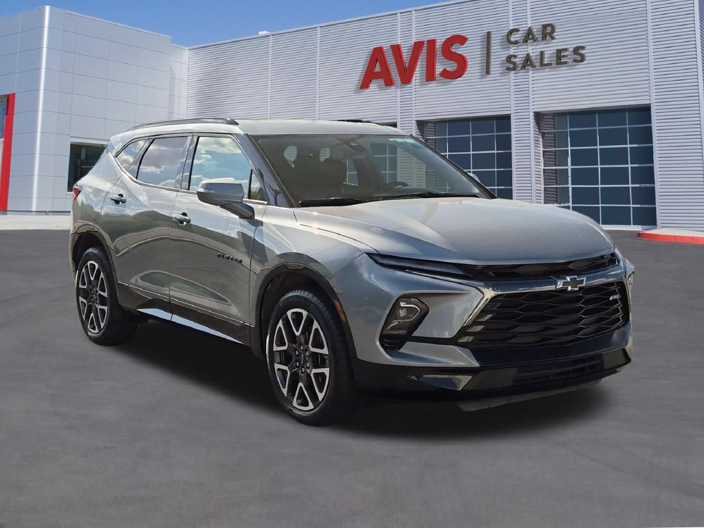 Used 2025 Chevrolet Blazer RS FWD image 3