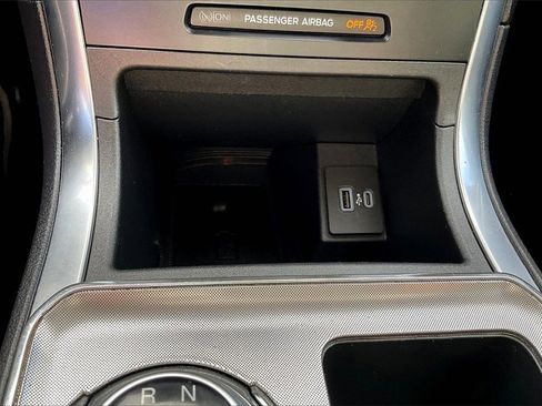 Used 2024 Ford Edge Titanium image 21