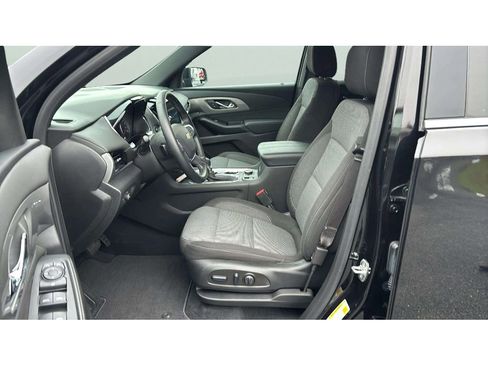 Used 2024 Chevrolet Traverse LT image 11