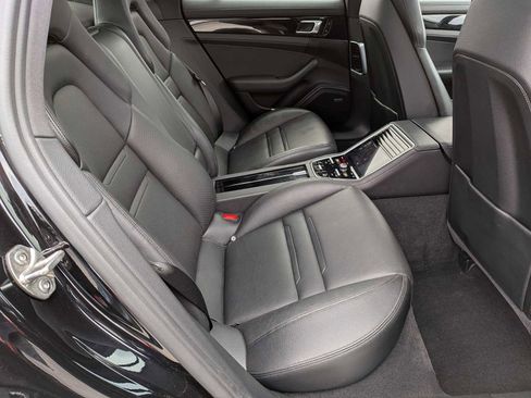 Used 2017 Porsche Panamera 4 image 19