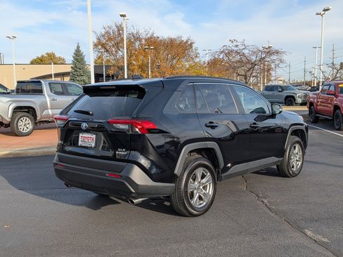 Used 2023 Toyota RAV4 XLE image 8