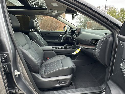 New 2026 Nissan Rogue Platinum w/ Platinum Premium Package AWD/4WD image 9