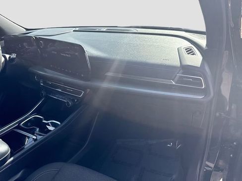 Used 2024 Chevrolet Traverse LS FWD image 27