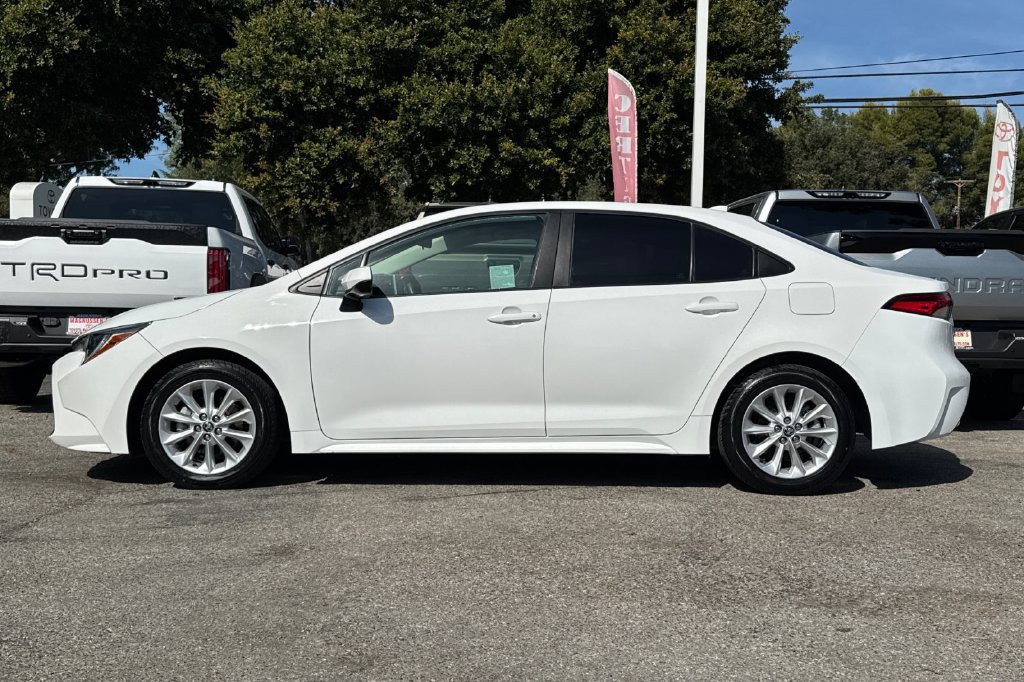 Used 2021 Toyota Corolla LE w/ LE Convenience Package FWD image 6