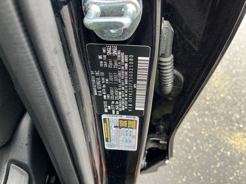 Used 2025 Kia Sportage LX image 29