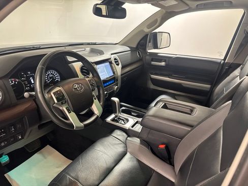 Used 2021 Toyota Tundra Limited w/ Limited Premium Package AWD/4WD image 18