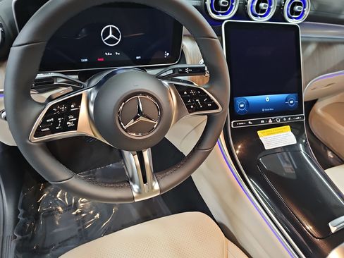 New 2026 Mercedes-Benz GLC 300 4MATIC image 17