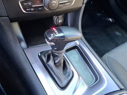 Used 2018 Dodge Charger SXT w/ Blacktop Package image 12
