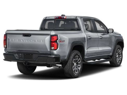 Used 2024 Chevrolet Colorado Z71 w/ Advanced Trailering Package image 5