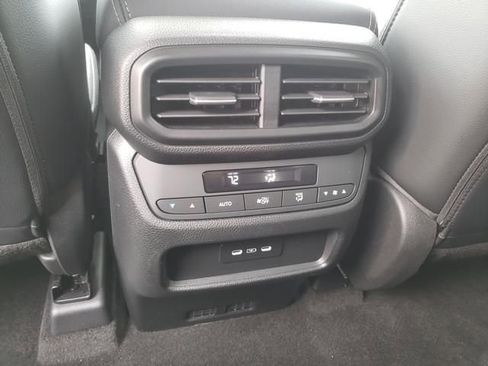 Used 2025 Honda Pilot EX-L image 13