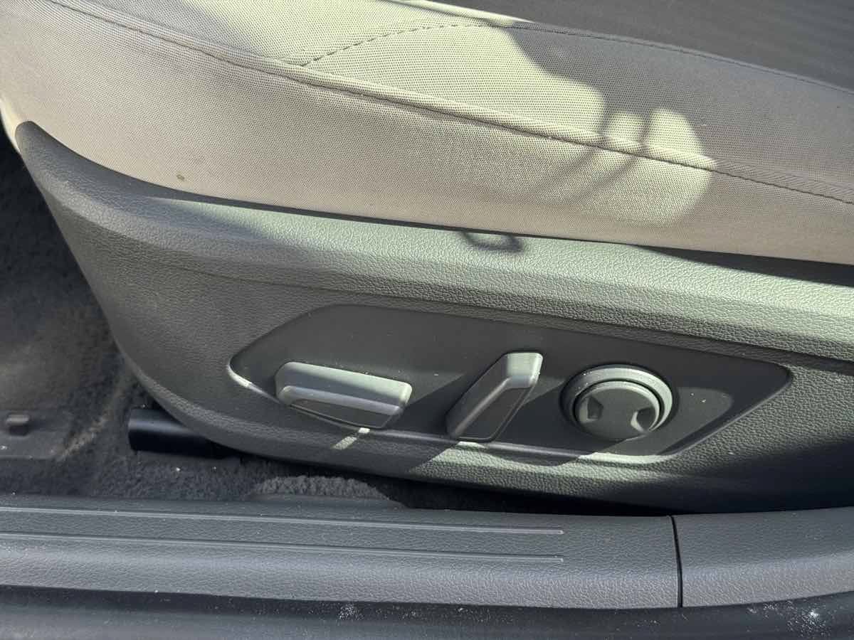 Used 2025 Hyundai Sonata SEL FWD image 26