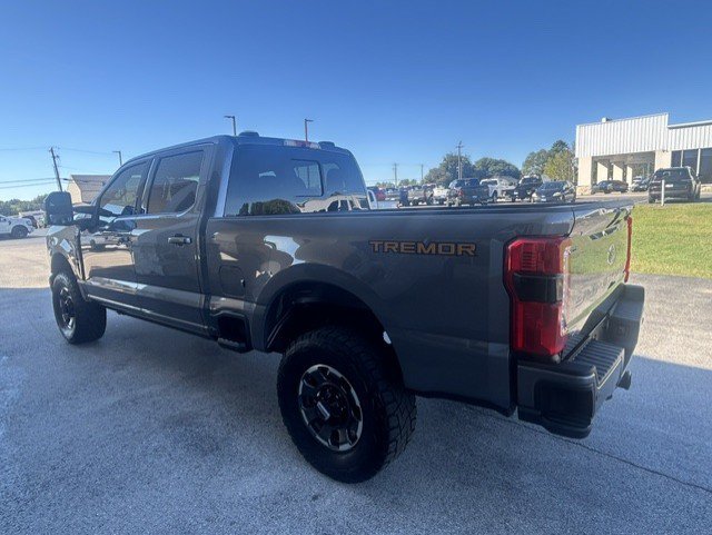 Used 2024 Ford F250 Lariat w/ Lariat Ultimate Package AWD/4WD image 3
