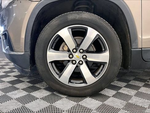 Used 2020 Chevrolet Traverse LT w/ LT Premium Package FWD image 8