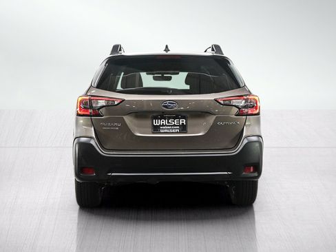 Used 2024 Subaru Outback Premium AWD/4WD image 4