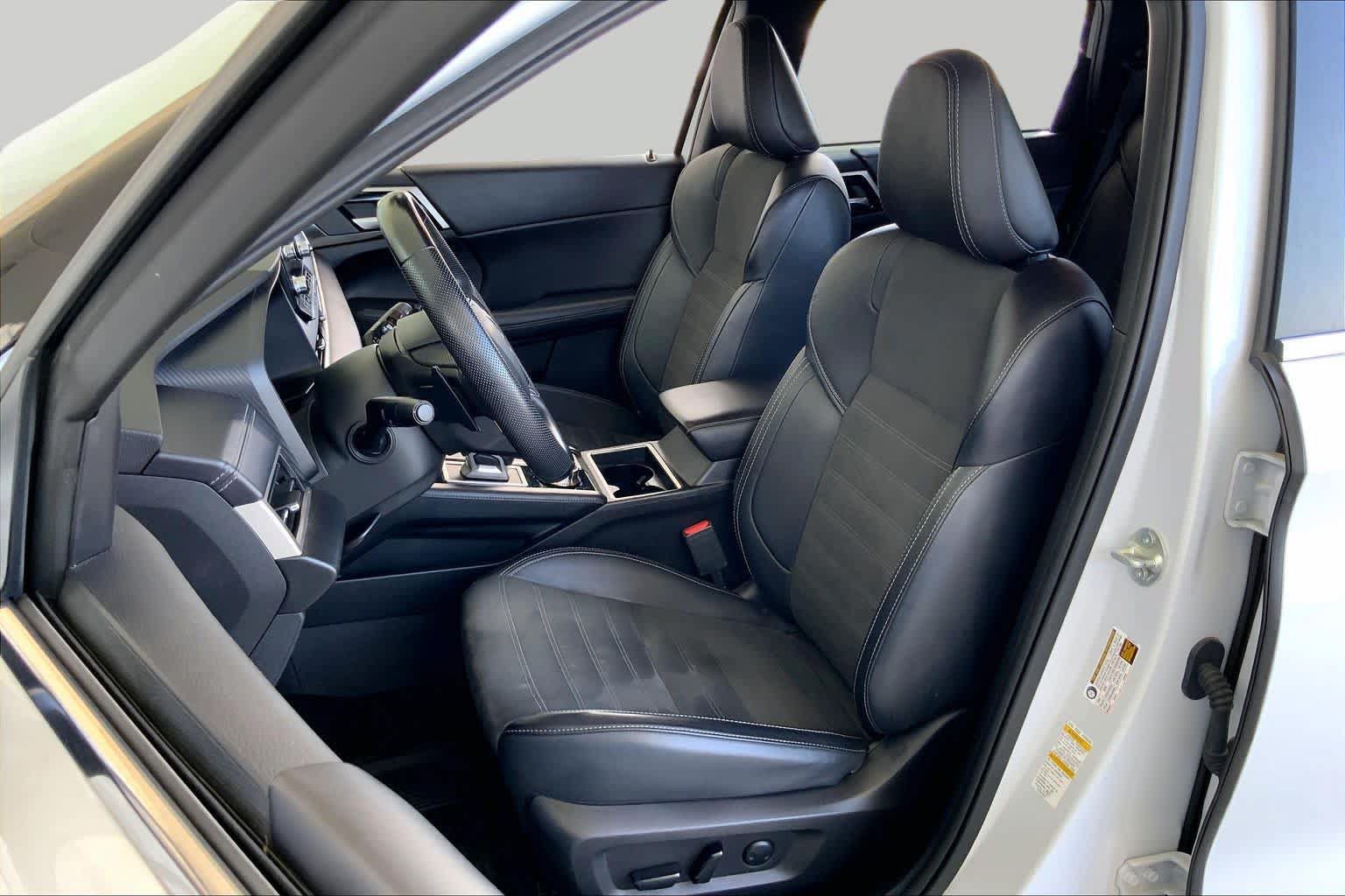 Used 2024 Mitsubishi Outlander SE FWD image 8