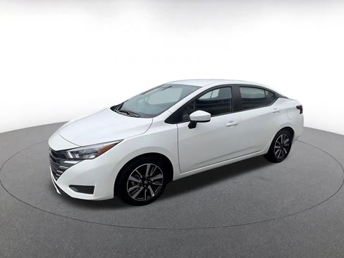 Used 2025 Nissan Versa SV FWD image 7