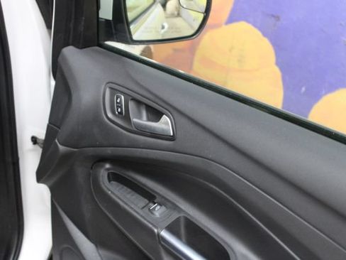 Used 2017 Ford Escape SE w/ Equipment Group 201A AWD/4WD image 11