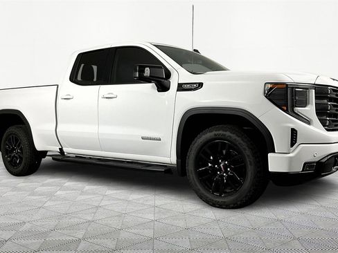 Used 2025 GMC Sierra 1500 Elevation image 3