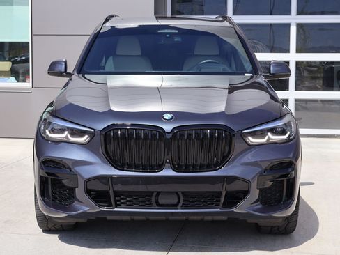 Used 2022 BMW X5 xDrive40i w/ M Sport Package AWD/4WD image 2