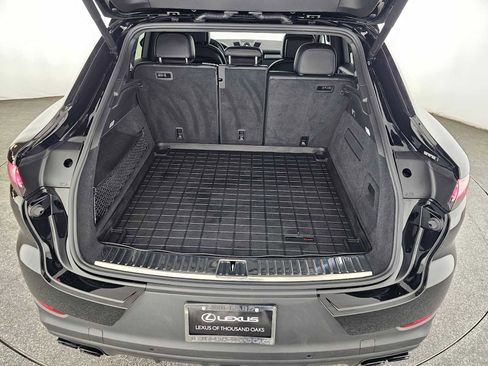 Used 2023 Porsche Cayenne Platinum Edition image 14