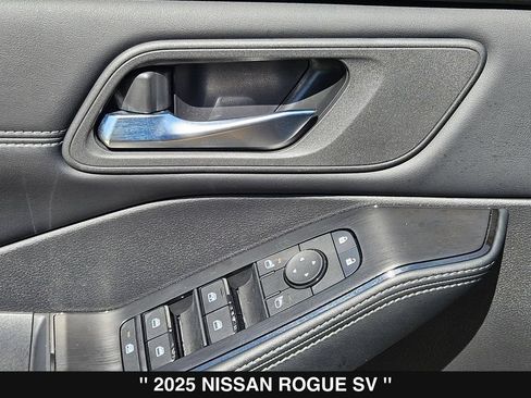 Used 2025 Nissan Rogue SV w/ SV Premium Package FWD image 15