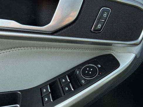 Used 2024 Ford Explorer XLT w/ Equipment Group 202A image 22