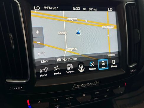 Used 2017 Maserati Levante w/ Sport Package image 24