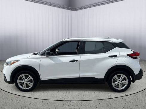 Used 2020 Nissan Kicks S FWD image 3