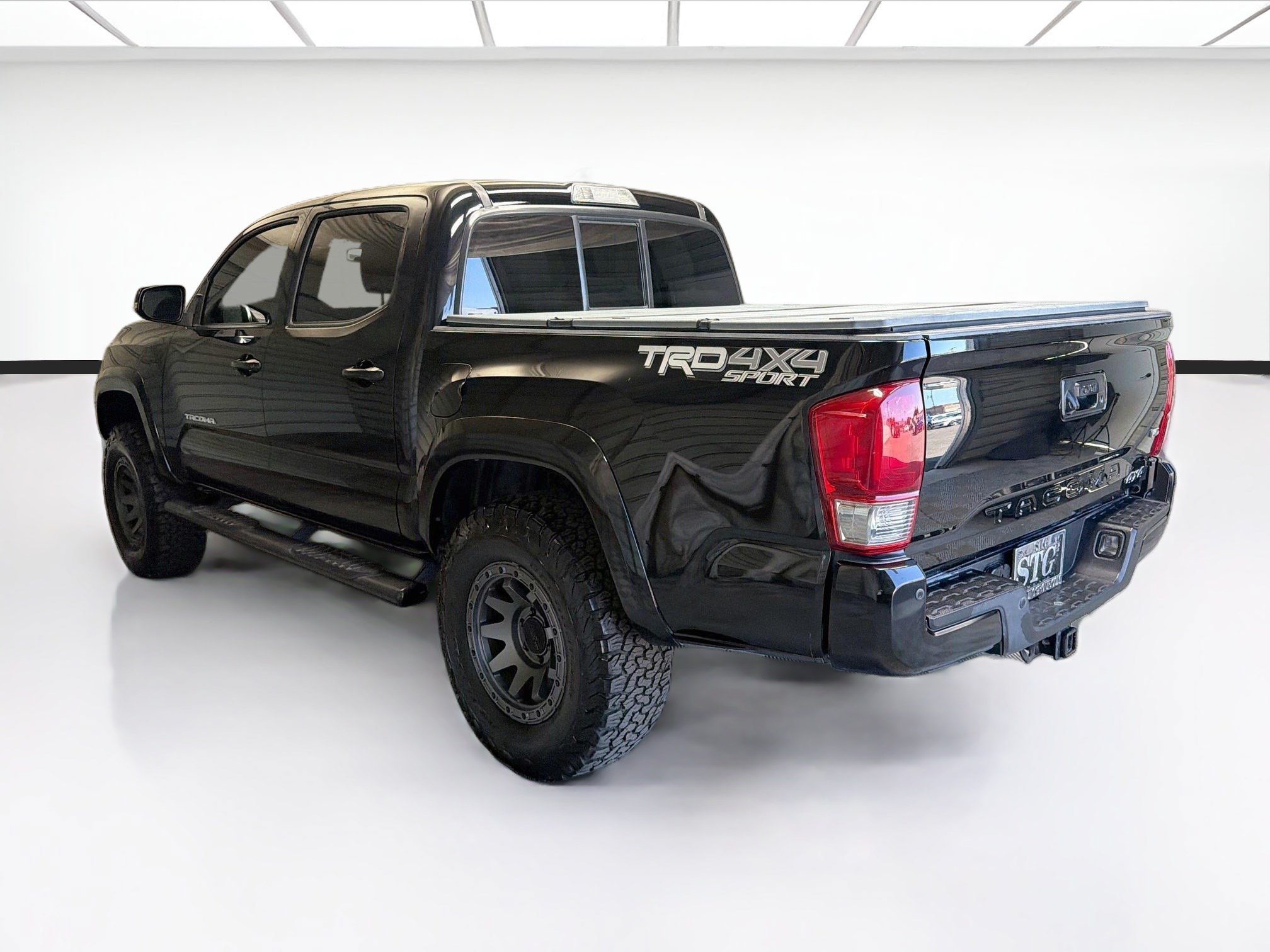 Used 2016 Toyota Tacoma TRD Sport AWD/4WD image 6