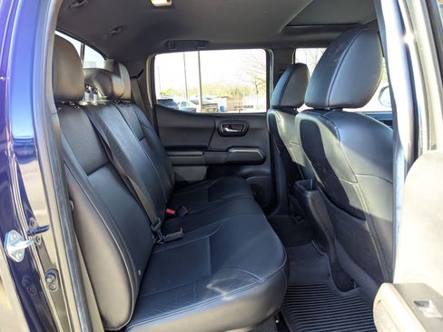 Used 2022 Toyota Tacoma Limited image 25